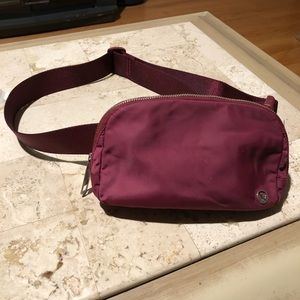 Lululemon everywhere belt bag wine/maroon color